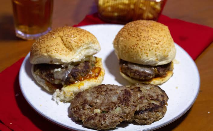 Obesidade entre jovens de 18 a 24 anos subiu 90% em um ano
