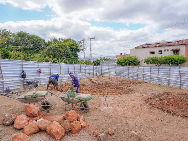 Prefeitura do Crato inicia construção de praça no Sertãozinho