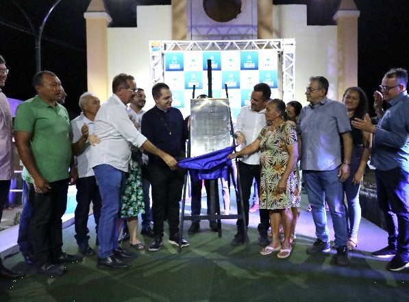 Prefeito do Crato inaugura praça e anuncia novos investimentos em infraestrutura para Dom Quintino