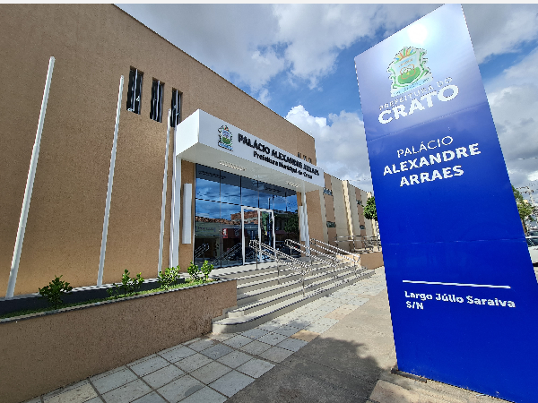 Prefeitura do Crato paga 1ª parcela do 13º e injetacerca de R$ 20 milhões na economia