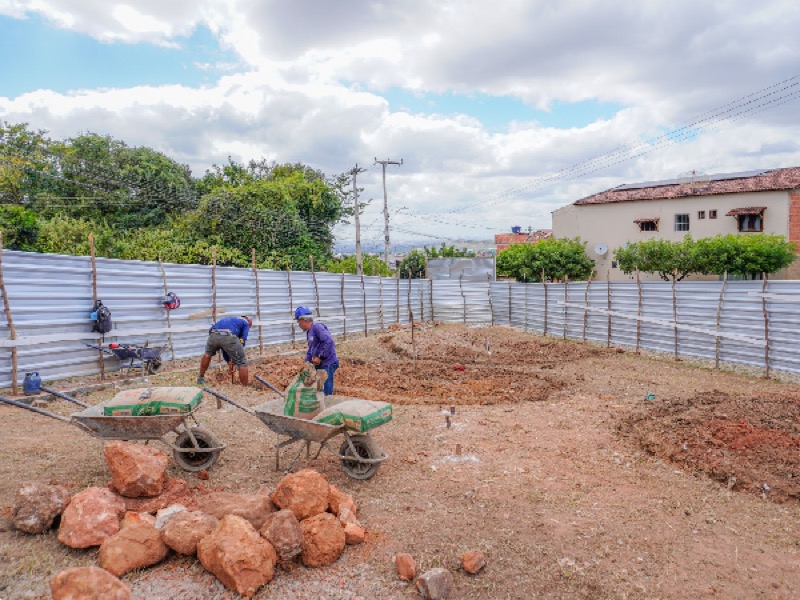 Prefeitura do Crato inicia construção de praça no Sertãozinho
