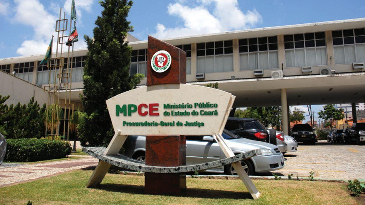 MPCE recomenda suspensão de processo seletivo restrito a servidores do município de Barbalha para gestão de unidades de ensino da cidade