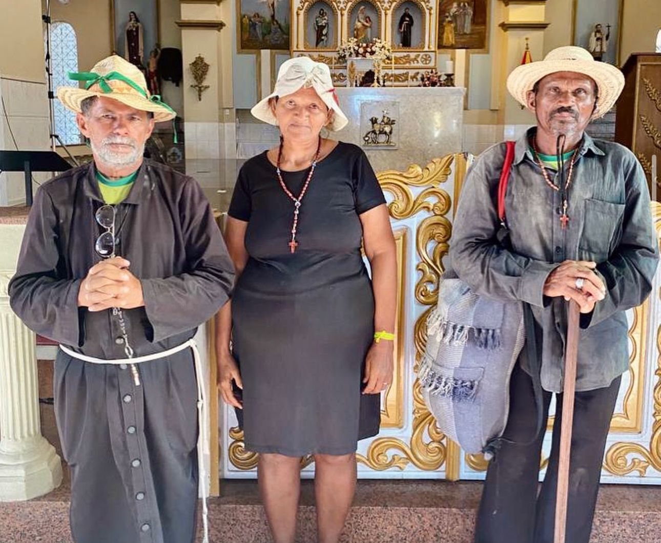 Romeiros alagoanos percorrem mais de 500 km a pé em devoção a Padre Cícero