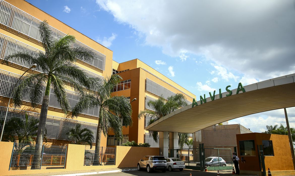 Lula cobra da Anvisa maior rapidez na aprovação de remédios