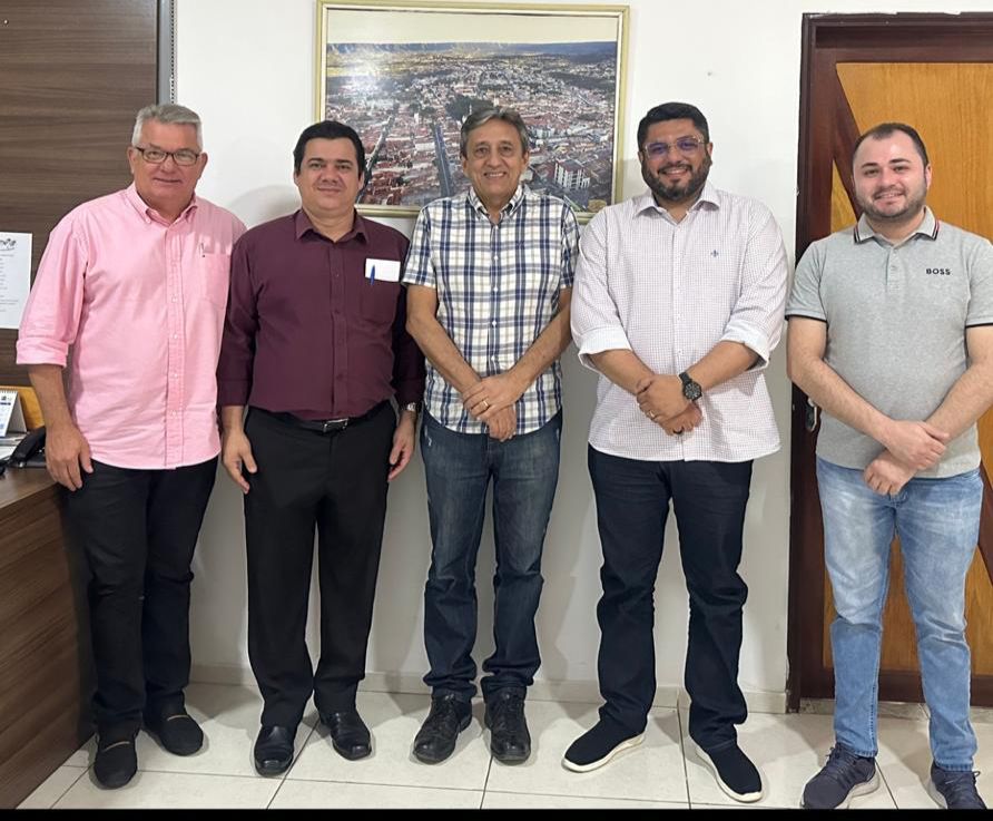 Florisval Coriolano debate investimentos para o Crato com representantes da Educação no Ceará e da articulação federal