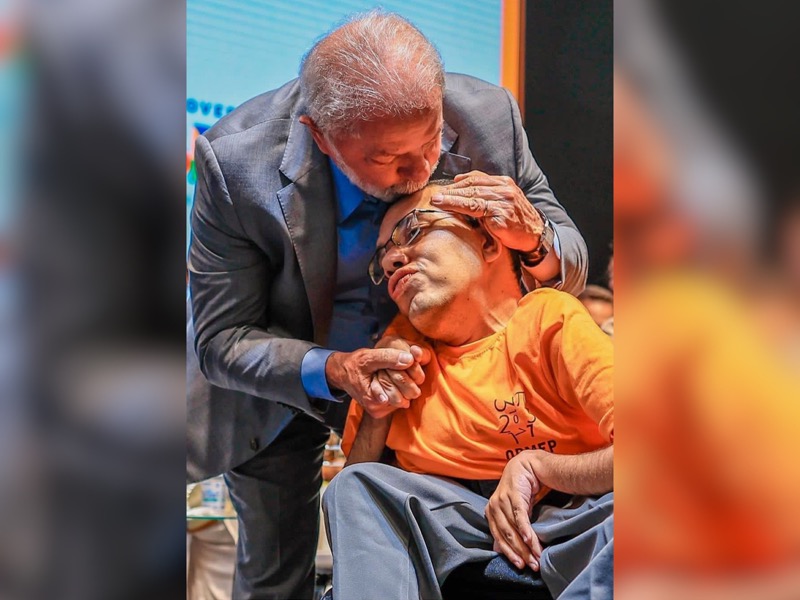 De Várzea Alegre, vencedor da OBMEP surpreende Lula em evento no Rio de Janeiro com história de superação