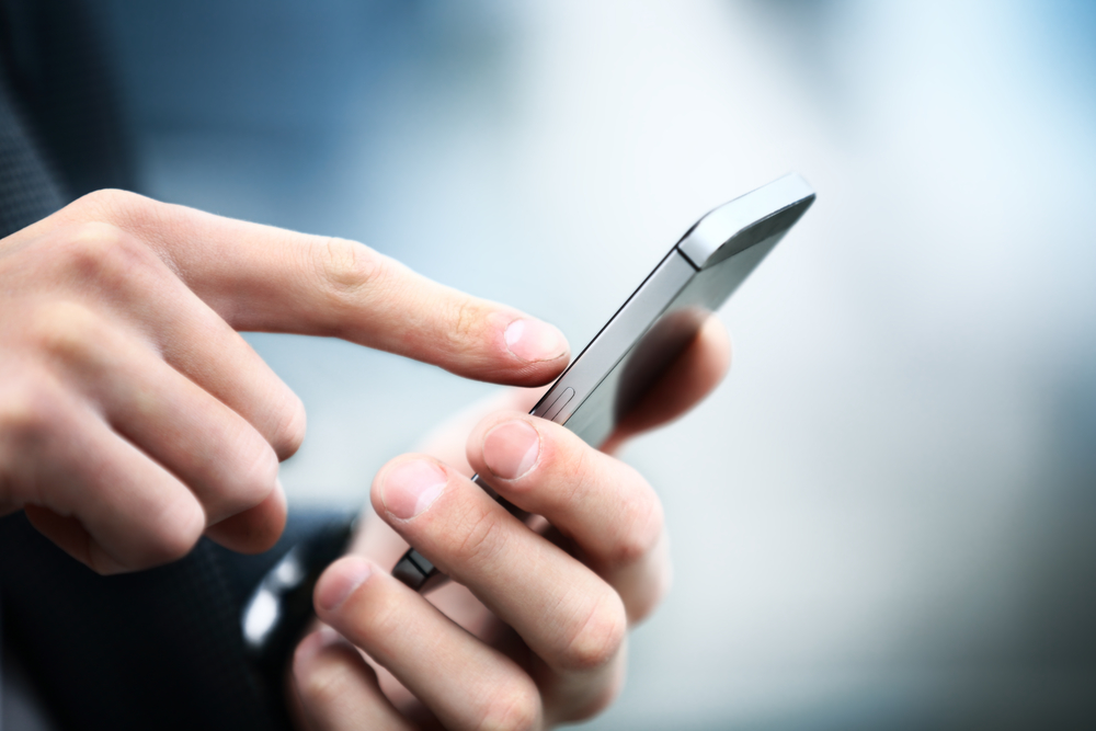 Comissão aprova obrigação de fabricante de celular disponibilizar aplicativos de proteção à mulher