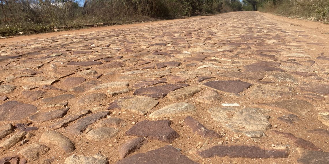 Barbalha: obras de construção de passagens molhadas e pavimentação em pedra tosca, do Sítio Santa Tereza, se encontram em 50% de conclusão