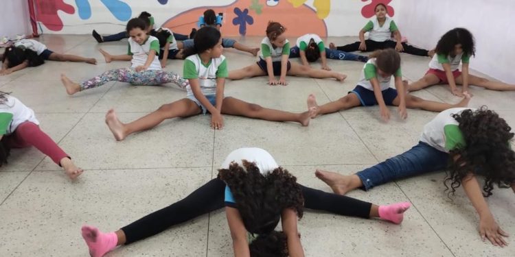 Em Barbalha, Escola de Tempo Integral – ETI Josefa Alves oferece aulas de balé