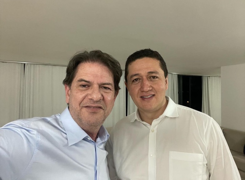 Prefeito Glêdson Bezerra vai a Brasília e se encontra com senador Cid Gomes