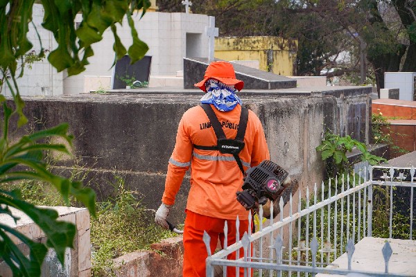 Prefeitura do Crato realiza melhorias em cemitérios públicos