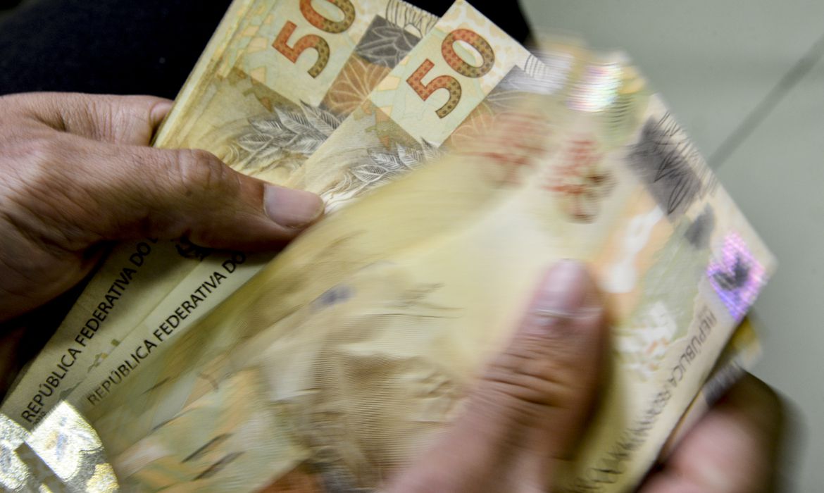 Governo propõe salário mínimo de R$ 1.630 em 2026