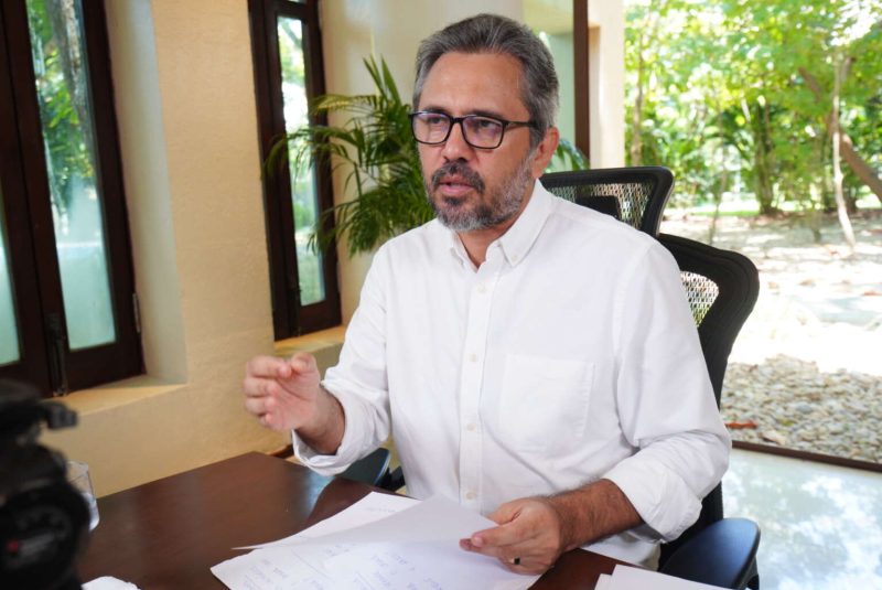Governador Elmano anuncia que segunda parcela do 13º salário já foi paga aos servidores do Ceará