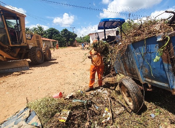 Em Crato, rota da coleta de lixo é ampliada no distrito de Santa Fé
