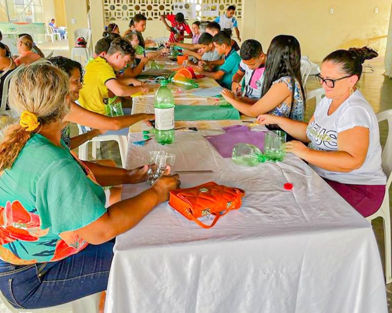 Farias Brito une idosos e adolescentes em projeto de convivência intergeracional