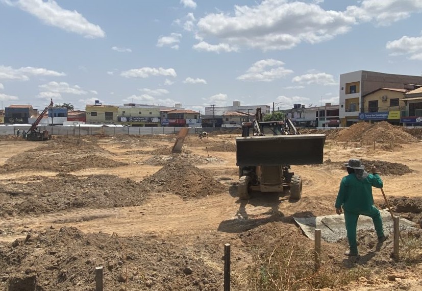 Em Barbalha, SeUrb retorna com as obras do Mercado Público e calçamento do Sítio Onça