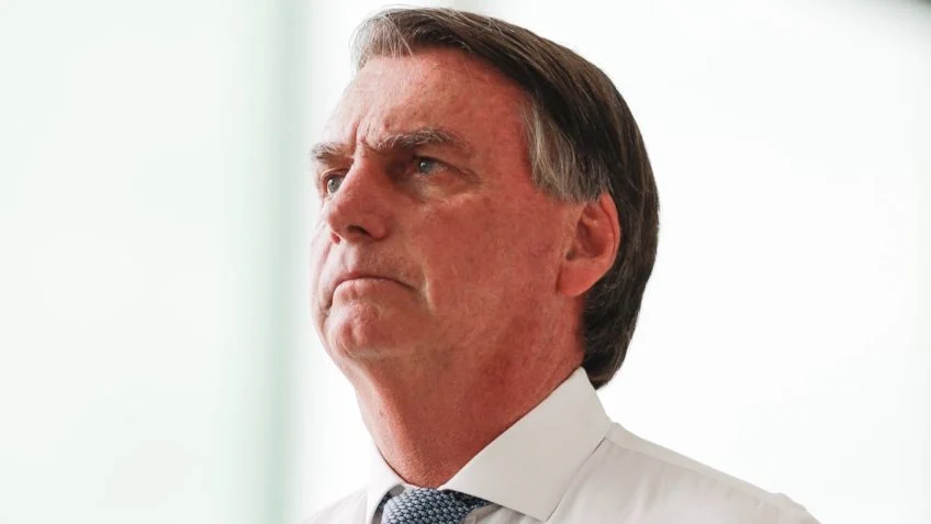 Bolsonaro será transferido para São Paulo após desconforto abdominal