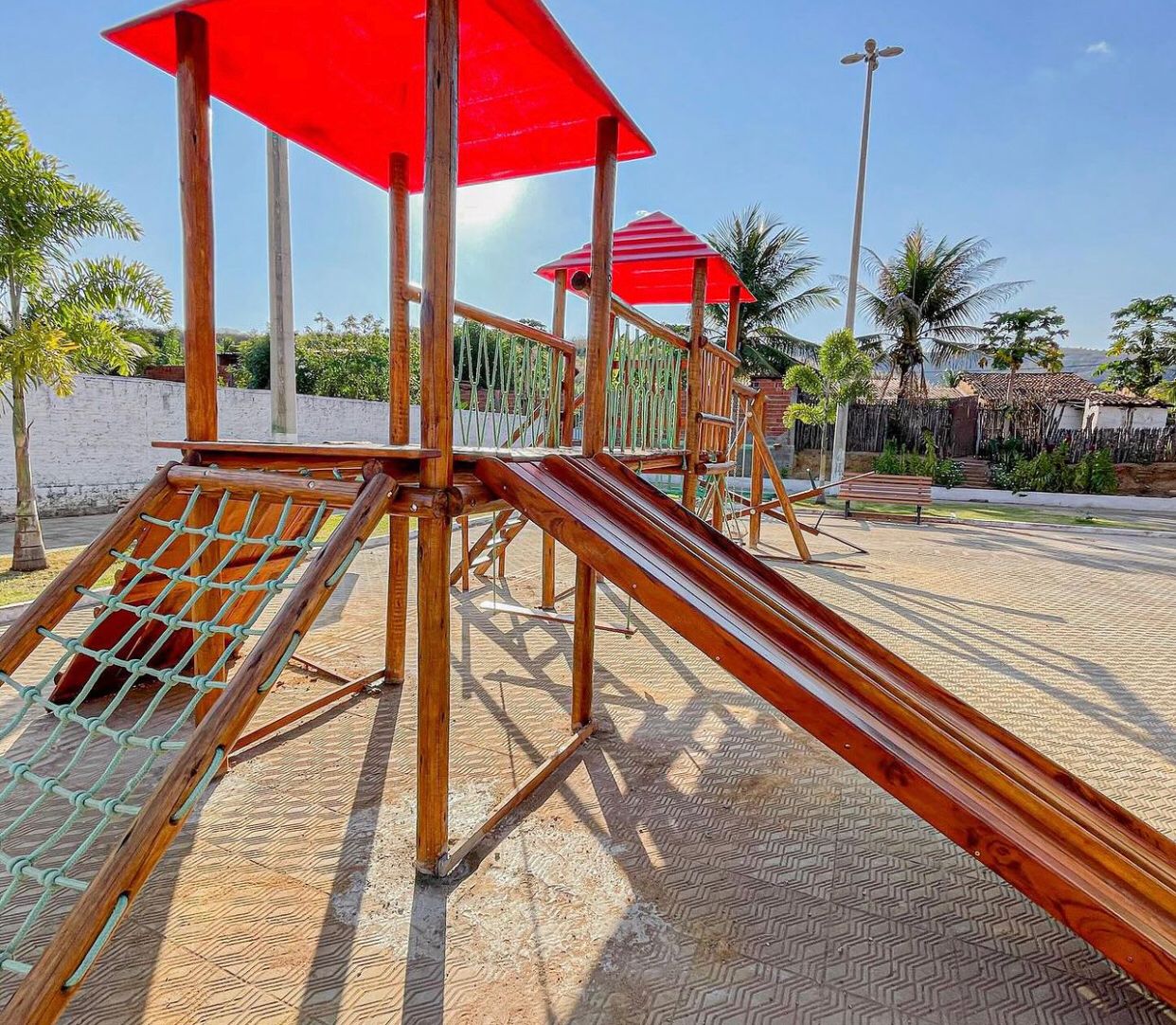 Farias Brito inaugura mais uma brinquedopraça na zona rural