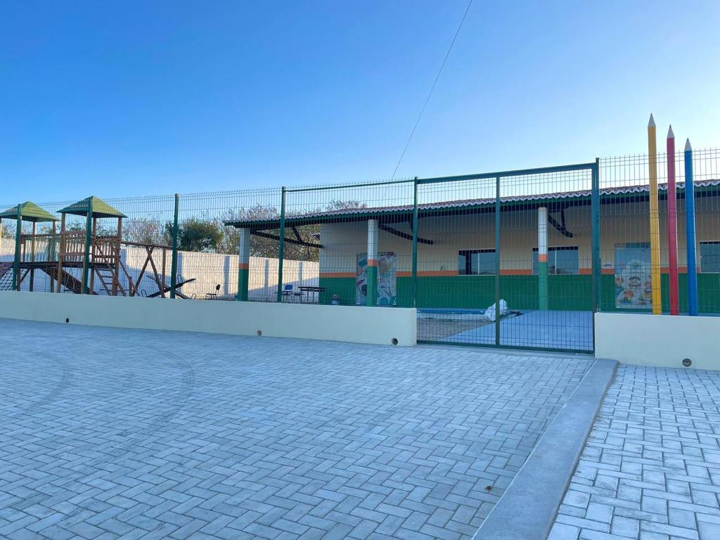 Farias Brito: prefeitura transforma prédio desativado em escola de tempo integral