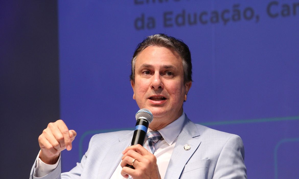 Não havia motivo para greve nas universidades, diz Camilo Santana