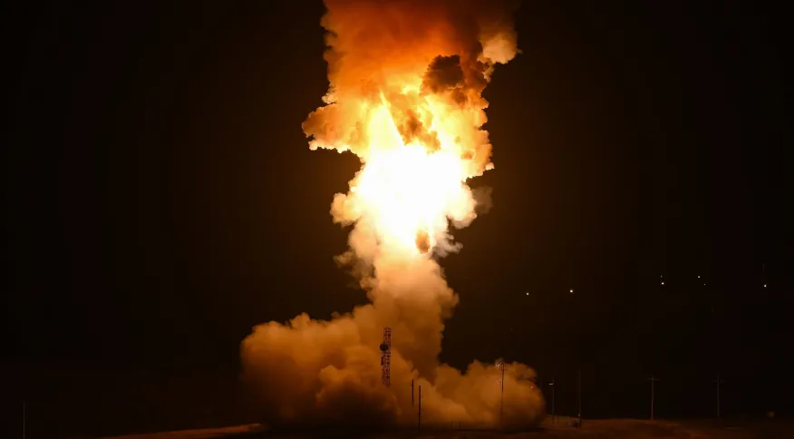 Força Aérea dos Estados Unidos testa míssil intercontinental com capacidade nuclear