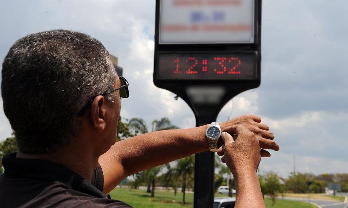 Horário de verão: governo analisa novos estudos e pode fazer anúncio nesta quarta