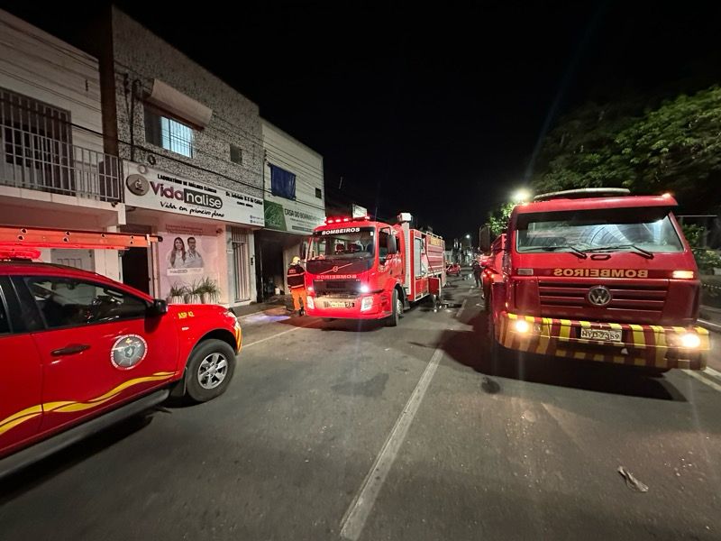 Incêndio atinge loja de peças de borracharia em Juazeiro do Norte