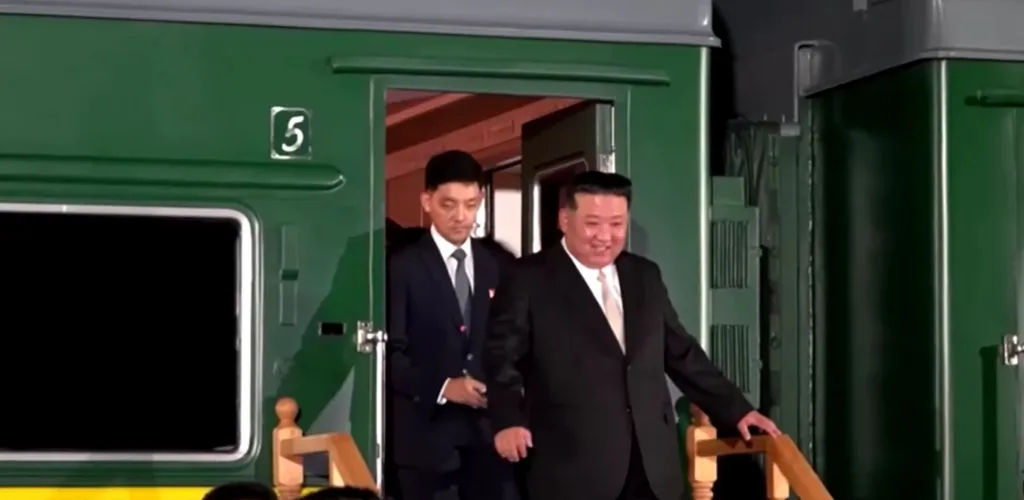 Kim Jong-Un chega à Rússia e se encontra com ministro de Putin.