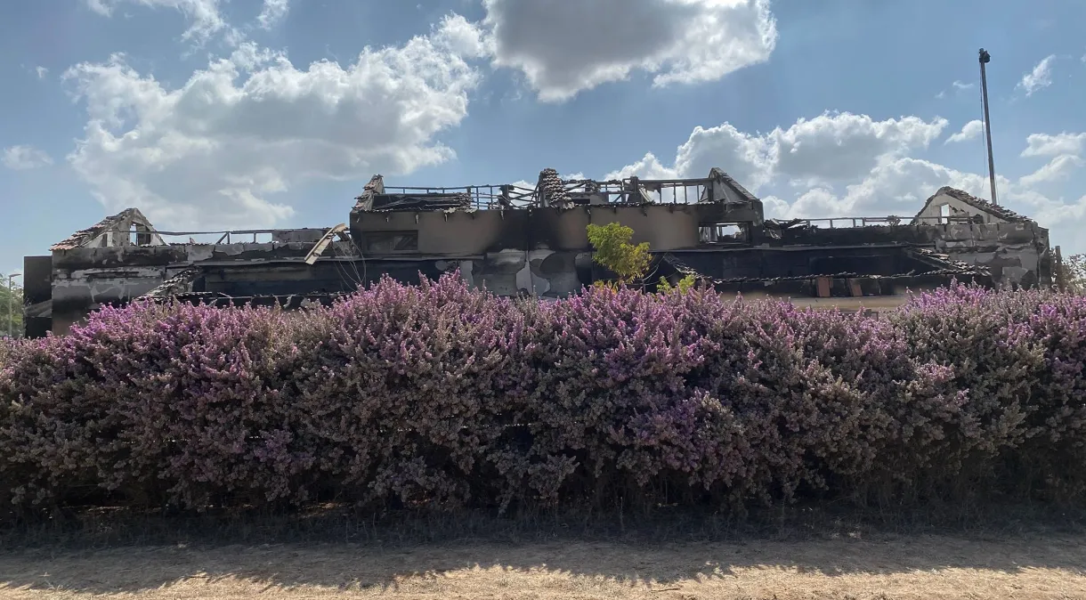 Dezenas de corpos de vítimas de ataques terroristas do Hamas ainda não foram recuperados, diz agência de Israel