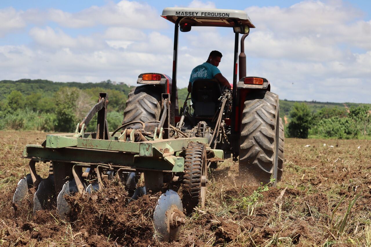 Secretaria do Desenvolvimento Agrário de Barbalha realiza cadastro do programa terra fértil 2023/2024