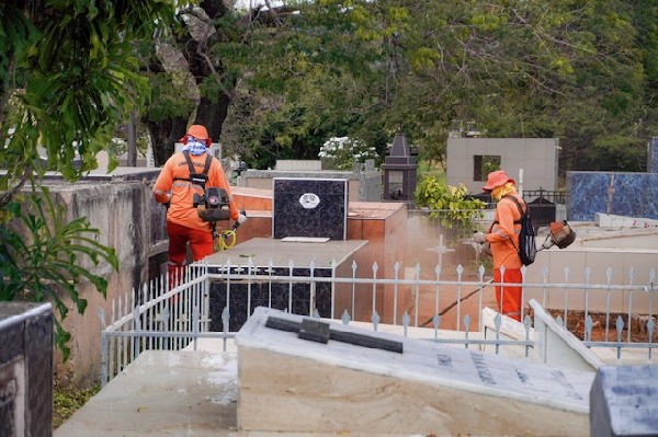 Prefeitura do Crato intensifica ações nos cemitérios do município para o Dia de Finados