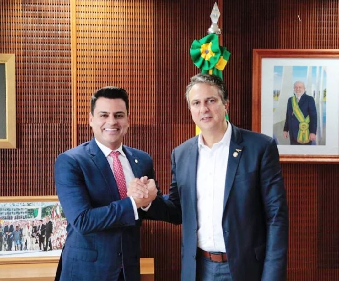 Deputado Yury do Paredão se encontra com ministro Camilo Santana para discutir investimentos e futuro político