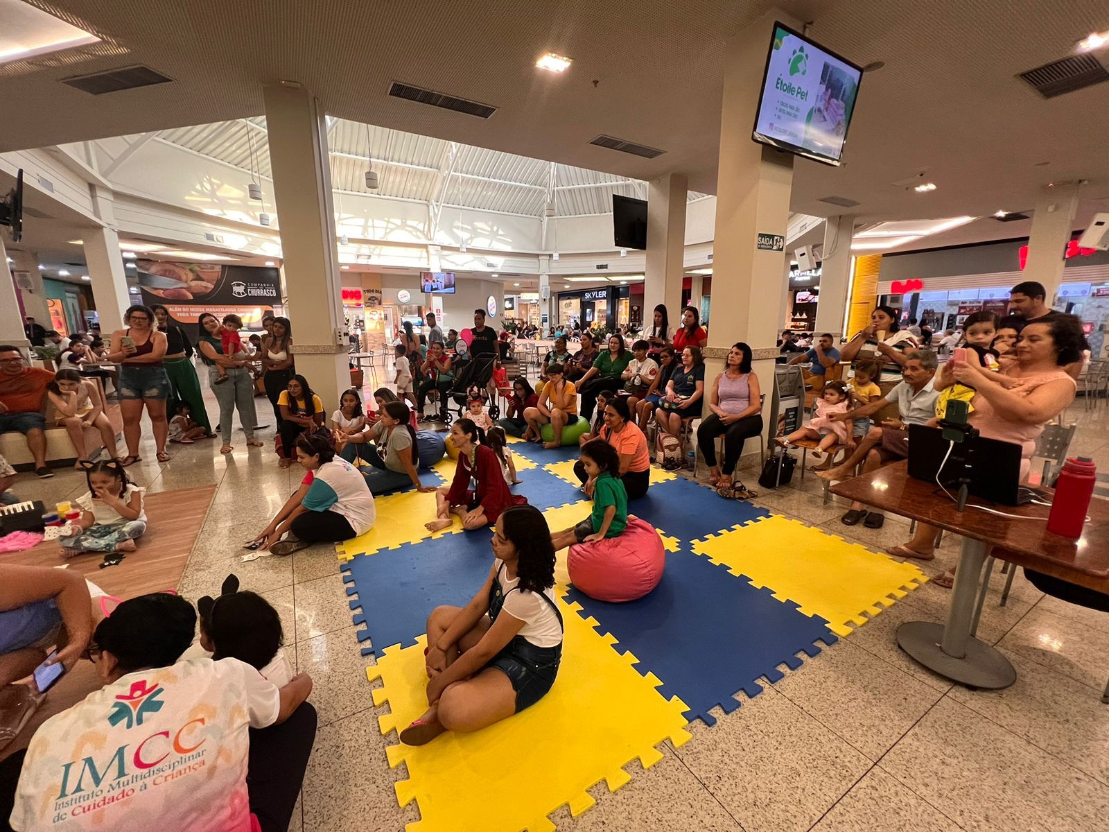 Cariri Shopping intensifica arrecadação de brinquedos durante eventos da Semana da Criança