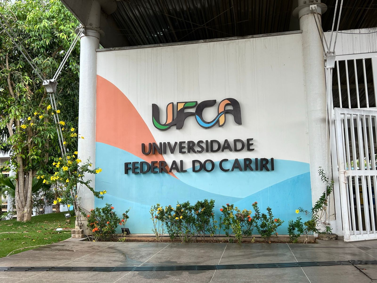 UFCA abre concurso para professores com salários de até R$ 11 mil