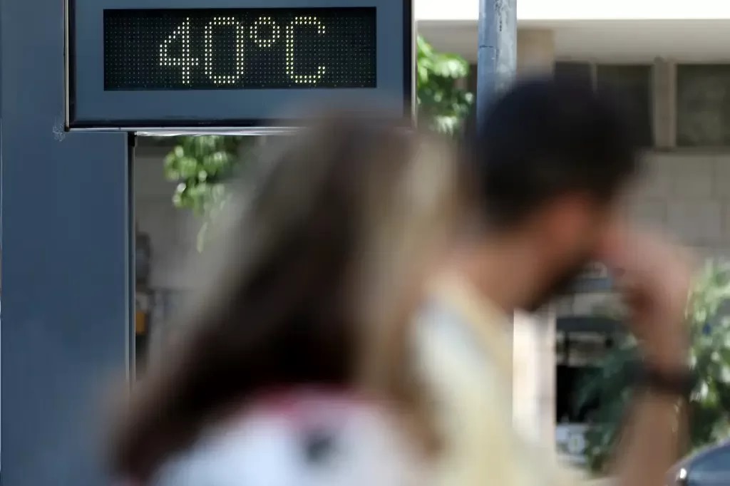 Temperaturas elevadas e alta incidência solar podem aumentar risco de câncer de pele; dermatologista recomenda cuidados