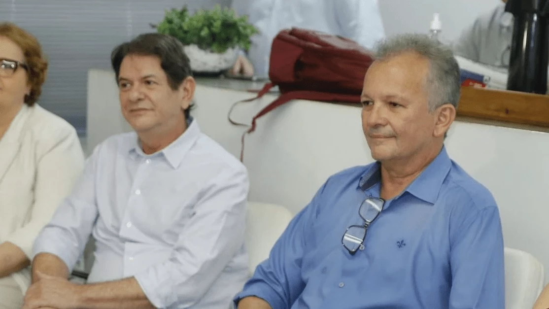 Cid Gomes é retirado do comando estadual do PDT por André Figueiredo