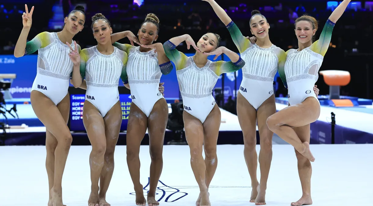 Com Rebeca Andrade, equipe feminina de ginástica se classifica para Paris 2024.