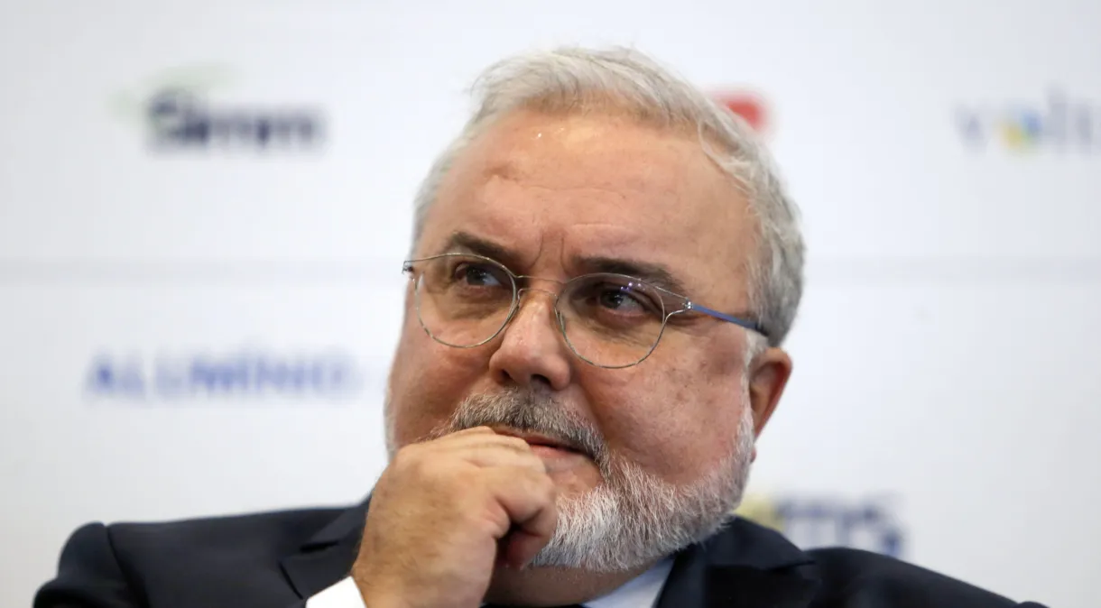 Lula jamais prometeu que preços dos combustíveis nunca mais subiriam, afirma presidente da Petrobras.