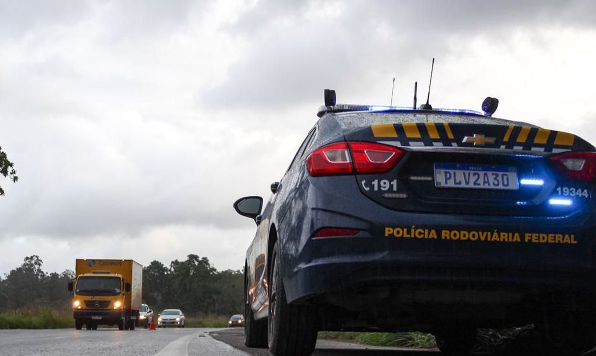 Acidentes em rodovias federais matam 6,16 mil pessoas em 2024