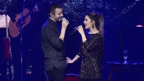 Separados, Sandy e Lucas Lima cantam juntos em show em Lisboa
