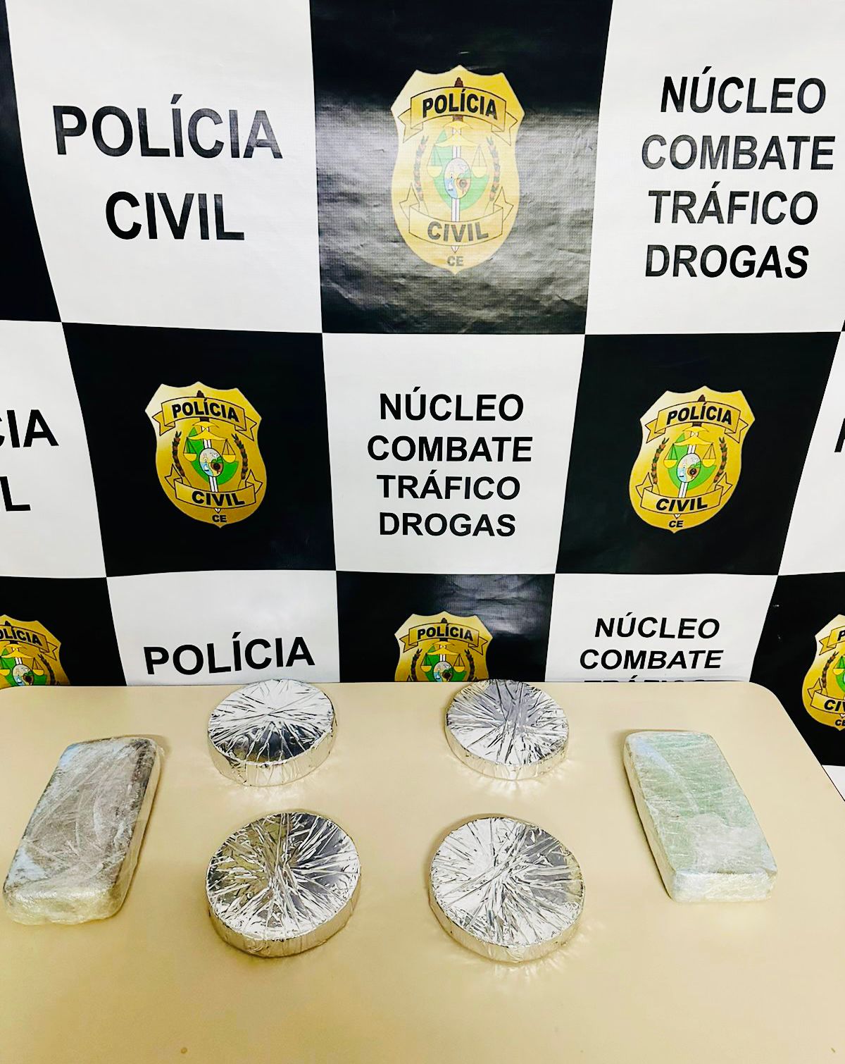 Polícia Civil apreende quase cinco quilos de crack e cocaína na cidade de Crato