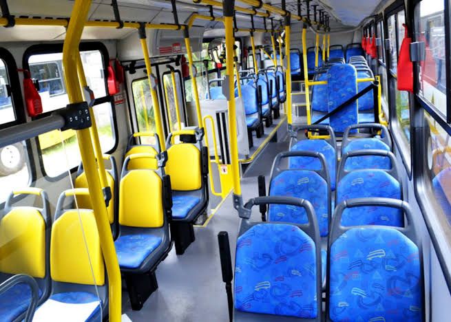 Prefeito Deda cumpre promessa de campanha e ônibus universitário passa a ser gratuito em Farias Brito