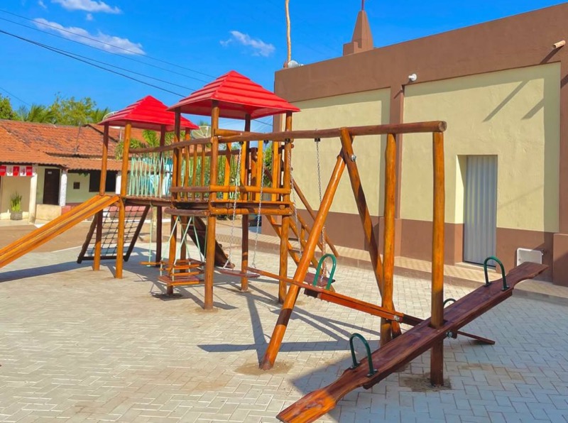 Farias Brito inaugura 11º brinquedopraça na zona rural e se torna referência em políticas para a primeira infância