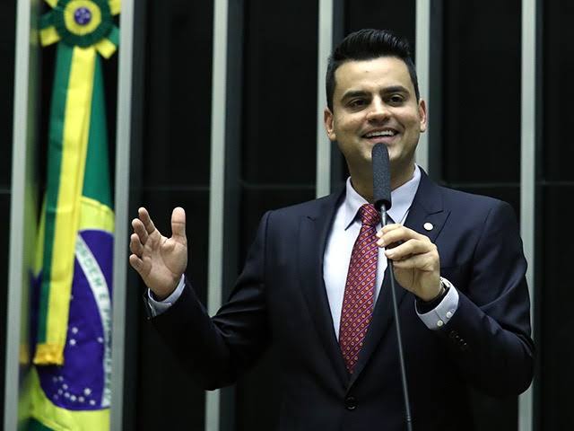 Deputado Yury do Paredão reassume mandato na Câmara nesta quarta-feira