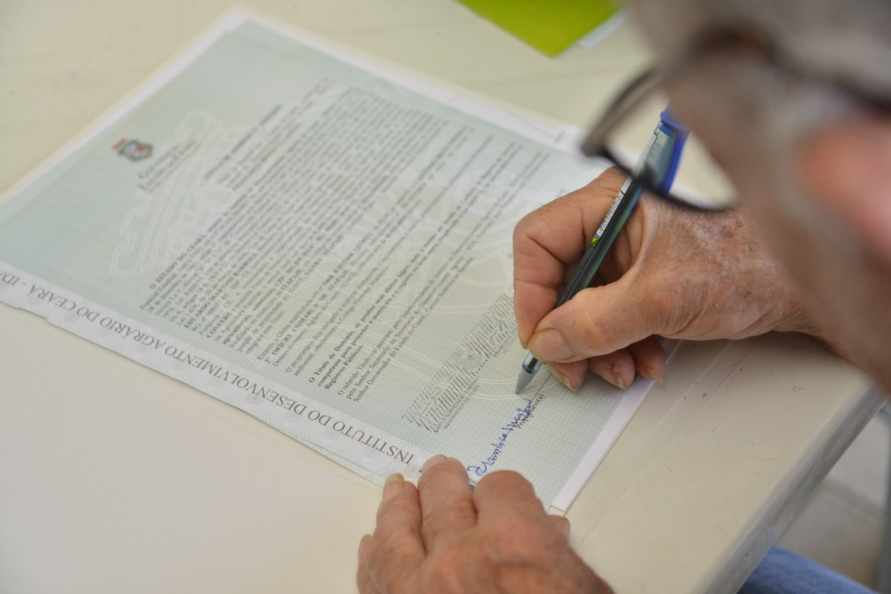 Idace entrega 637 títulos de propriedade rural no Cariri