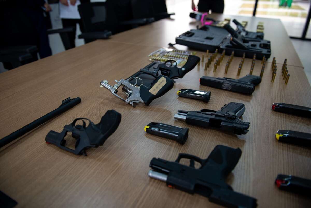 No mês de fevereiro, Ceará teve uma média diária de 20 armas apreendidas e 103 capturas de suspeitos