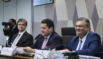 CCJ do Senado aprova indicações de Flávio Dino e Paulo Gonet