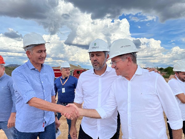 Prefeito Zé Ailton acompanha ministro Waldez Góez e Governador Elmano de Freitas na vistoria às obras do CAC no Crato