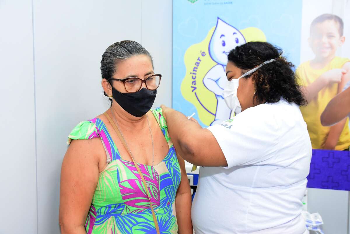 Aumento de casos de COVID faz Secretaria de Saúde reforçar campanha da vacinação no Ceará
