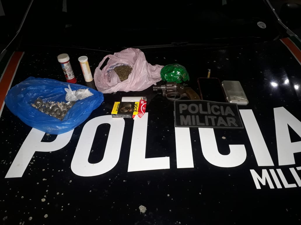 Polícia Militar prende homem armado e com drogas em Juazeiro do Norte